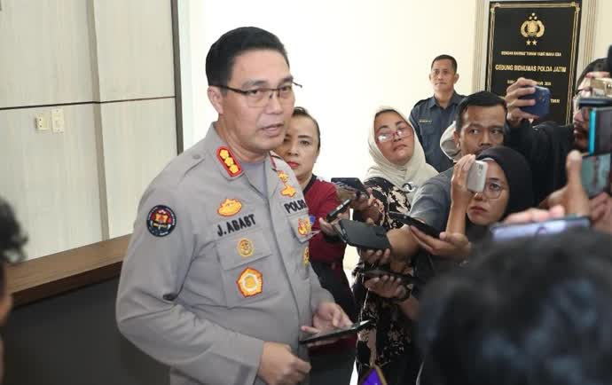 Kabid Humas Polda Jawa Timur Kombes Pol Jules Abraham Abast