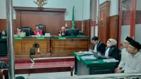 Foto: Sidang dugaan penganiayaan Louis Prasetya di Pengadilan Negeri Surabaya dengan agenda pemeriksaan saksi korban