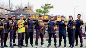 Foto: Bupati Madiun Hari Wuryanto gowes menuju Puspem Kabupaten Madiun saat ulang tahun ke-62