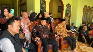 Foto: Bupati Madiun Hari Wuryanto menghadiri pagelaran seni Reog di Dusun Sedoro Desa Kaibon Kecamatan Geger dalam rangka HUT ke-81 Kemerdekaan RI.