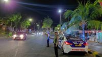 Foto: Patroli blue light Polres Madiun Kota menyisir kawasan Alun-Alun dan Pahlawan Street Center untuk menjaga kamtibmas