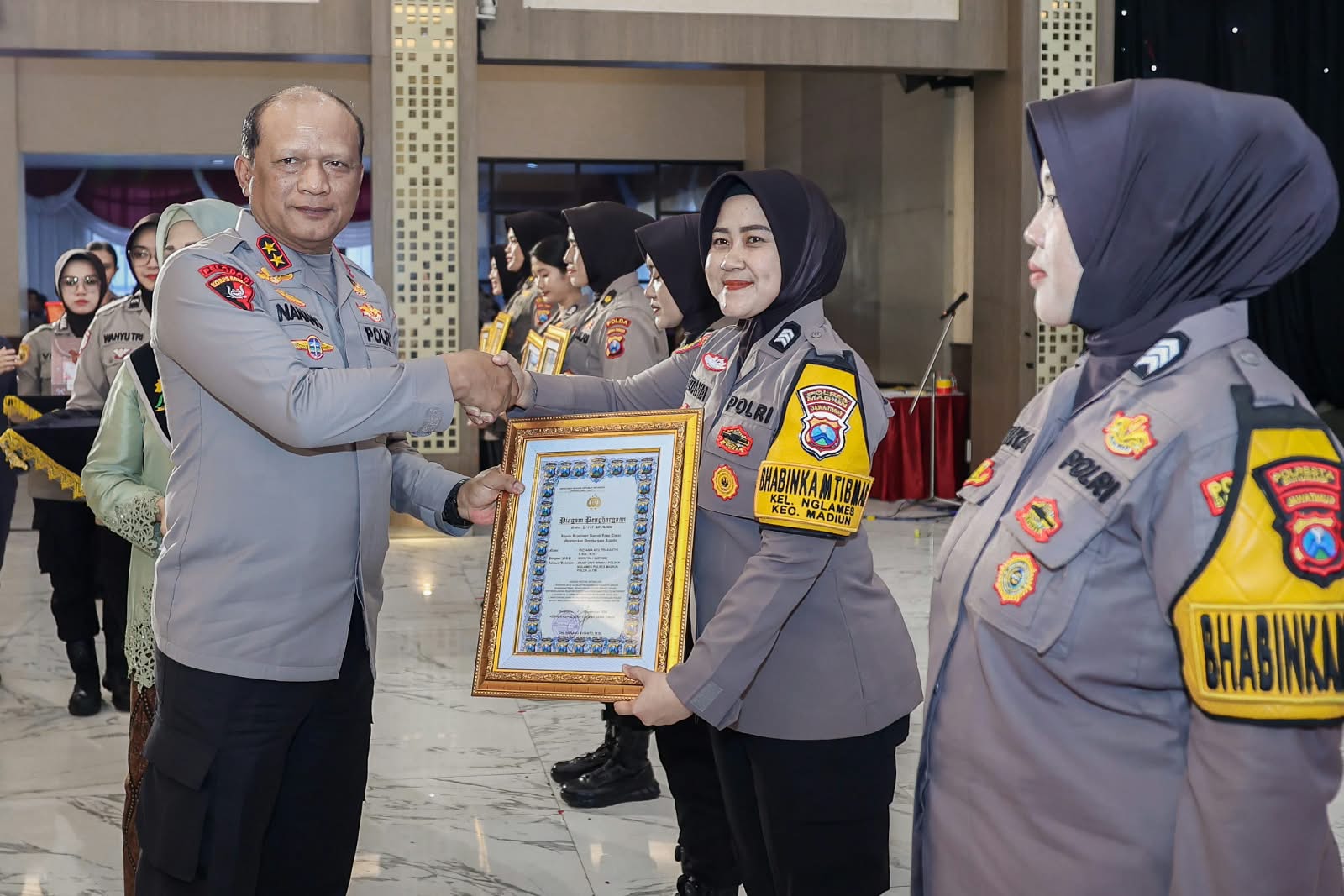 Foto: Brigpol Riztania Ayu Prasanthi Bhabinkamtibmas Kelurahan Nglames Polres Madiun meraih peringkat 11 Lomba Bhabinkamtibmas Teladan Polda Jatim 2026