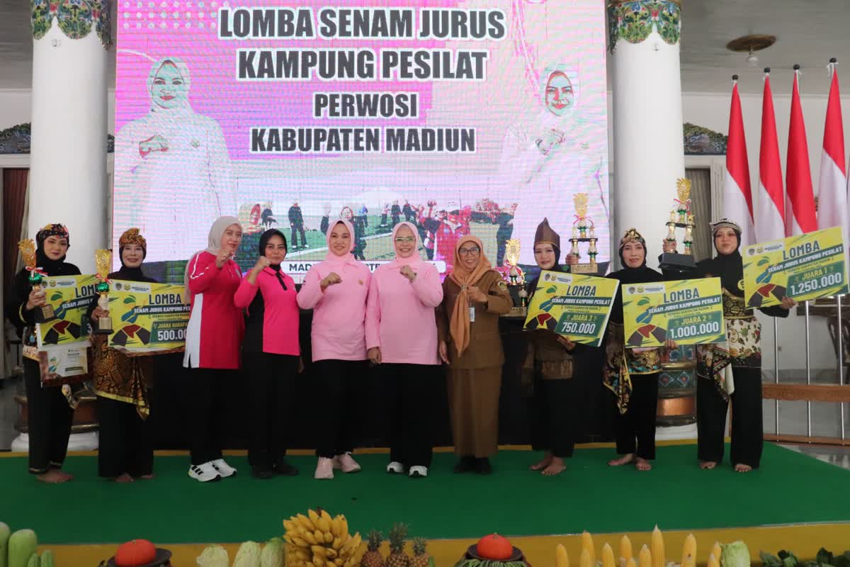 Foto: Lomba Senam Jurus Kampung Pesilat 2026 di Pendopo Muda Graha Kabupaten Madiun
