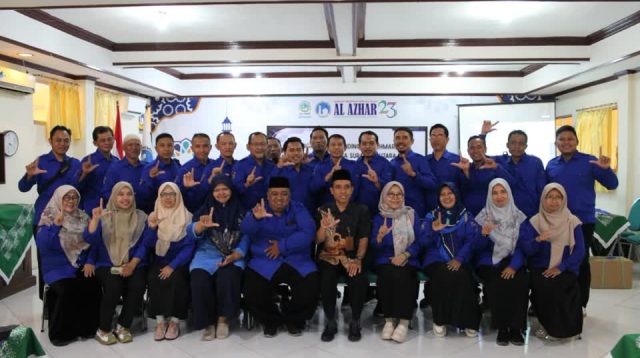 Foto: 28 kepala SMP Swasta Surabaya Utara saat kegiatan benchmarking dan berbagi praktik baik di SMP Islam Al Azhar 23 Semarang