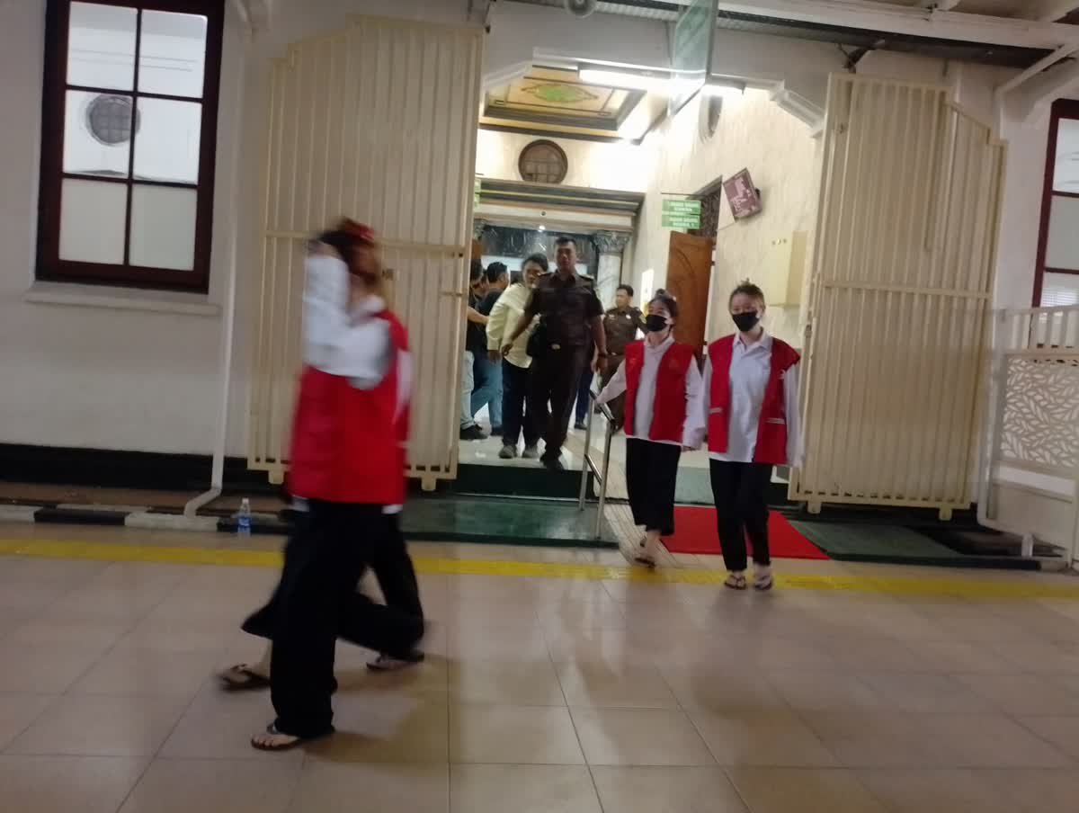 Foto: 41 WNA didakwa terlibat jaringan penipuan online atau scamming yang terbongkar di Surabaya