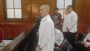 Foto: Fu Liwen terdakwa perkara dugaan sindikat scamming 41 WNA di Surabaya