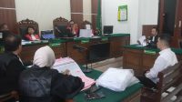 Foto: Jovan Okta memberikan kesaksian dalam sidang perkara dugaan investasi Rp39,7 miliar di PN Surabaya