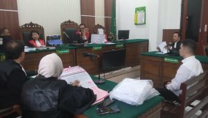 Foto: Jovan Okta memberikan kesaksian dalam sidang perkara dugaan investasi Rp39,7 miliar di PN Surabaya