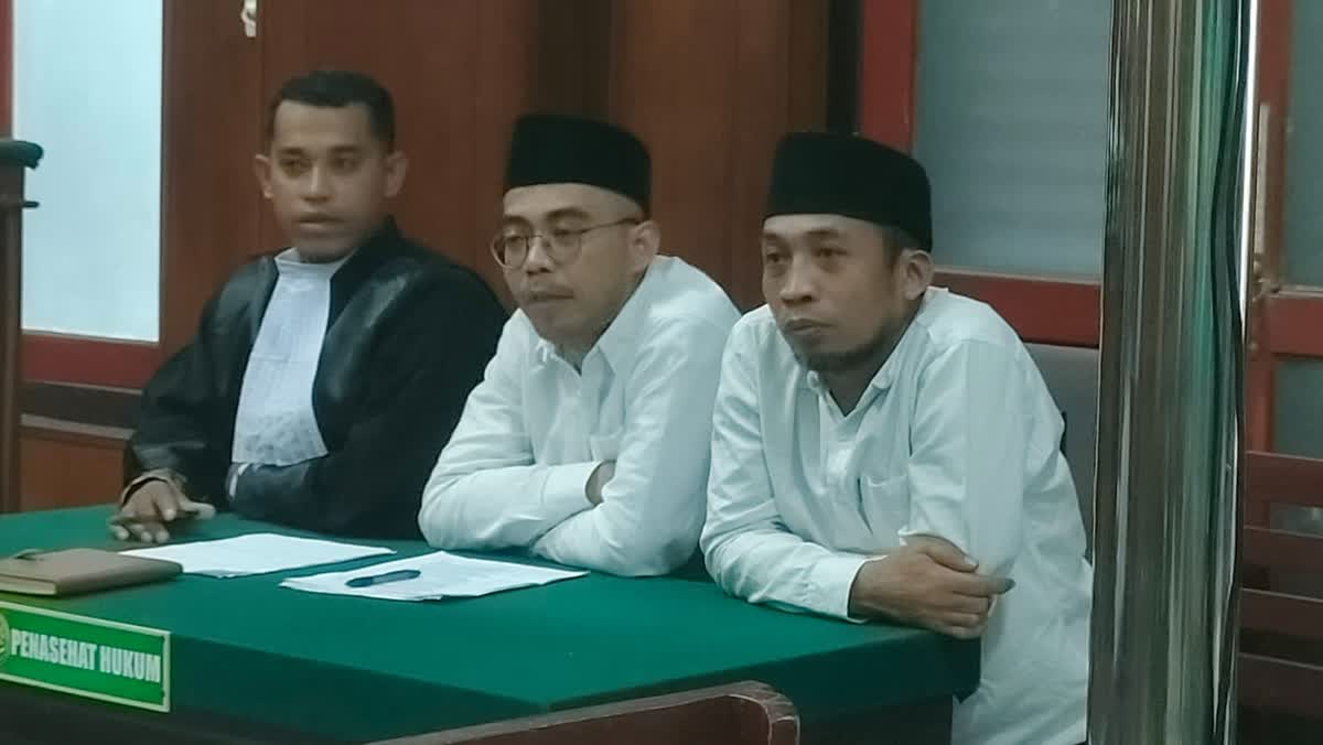 Foto: Kesaksian Imam dalam sidang perkara dugaan pengeroyokan Louis di PN Surabaya