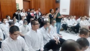 Foto: Sidang dugaan sindikat penipuan daring lintas negara di PN Surabaya mengungkap rumah di Dharmahusada Permai