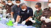 Foto: Kejari Lamongan memusnahkan barang bukti dari 38 perkara tindak pidana yang telah inkracht Foto: Kejari Lamongan memusnahkan barang bukti dari 38 perkara tindak pidana yang telah inkracht