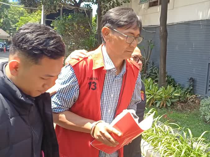Foto: Oni Setiawan tersangka kasus dugaan pungli Dinas ESDM Jawa Timur meninggal dunia