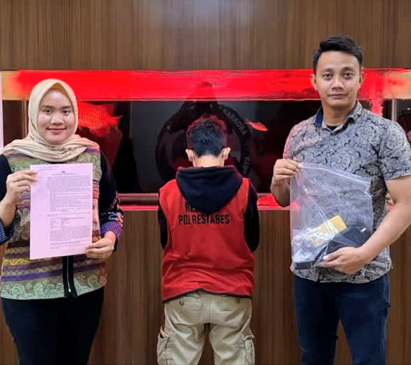 Foto: Satresnarkoba Polrestabes Surabaya mengamankan barang bukti sabu dan ekstasi dari residivis asal Jombang di kawasan Simo Sidomulyo Surabaya