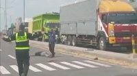 Foto: Polisi mengamankan terduga pelaku dugaan penganiayaan di sekitar JLU Barat Lamongan