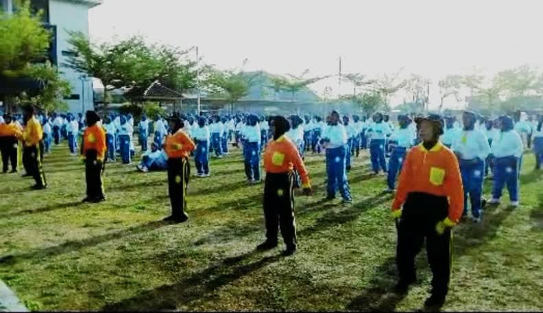 Foto: Terapi bersama Ling Tien Kung Madiun 1 di halaman Kampus UNS diikuti 323 peserta