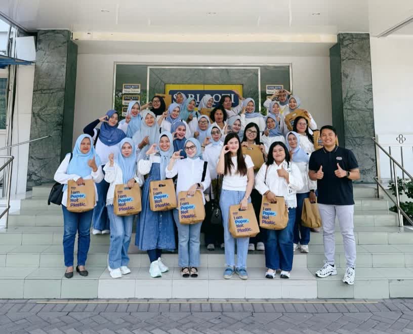 Foto: DWP Rutan Kelas I Surabaya saat mengikuti Factory Visit di pabrik Sari Roti Pasuruan
