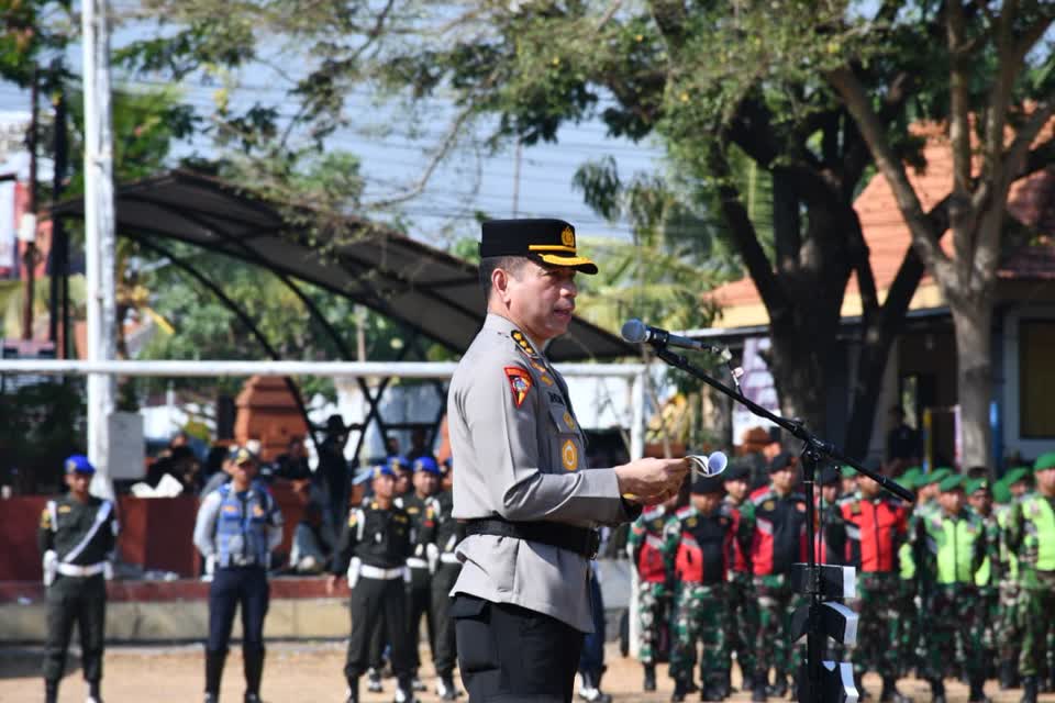 Foto: Apel Gelar Pasukan Operasi Aman Mataraman Semeru 2026 di Lapangan Loduwur Kota Madiun