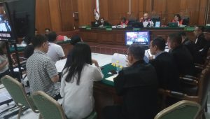 Foto: Terdakwa Fu Liwen dalam perkara dugaan sindikat scamming WNA di Surabaya