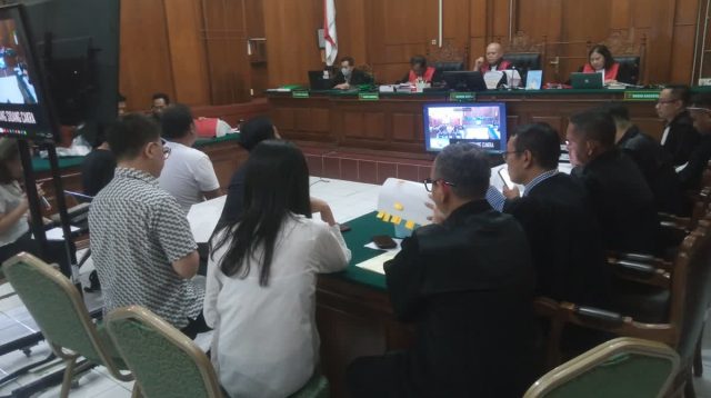 Foto: Terdakwa Fu Liwen dalam perkara dugaan sindikat scamming WNA di Surabaya