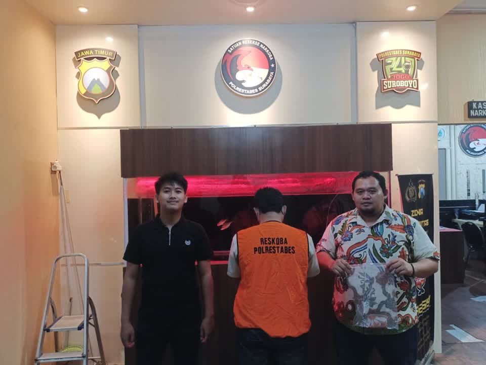 Foto: Polrestabes Surabaya mengamankan 17 paket sabu seberat 1,419 gram dalam kasus dugaan peredaran narkotika