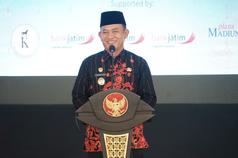 Foto: Wabup Madiun Purnomo Hadi memberikan apresiasi dalam Festival Dai Cilik tingkat SMP dan MTs di Pendopo Mudagraha Madiun