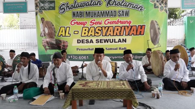 Foto: Bupati Madiun Hari Wuryanto dan PCNU Kabupaten Madiun dalam kegiatan ziarah Sewulan pembuka Hari Santri Nasional 2026.