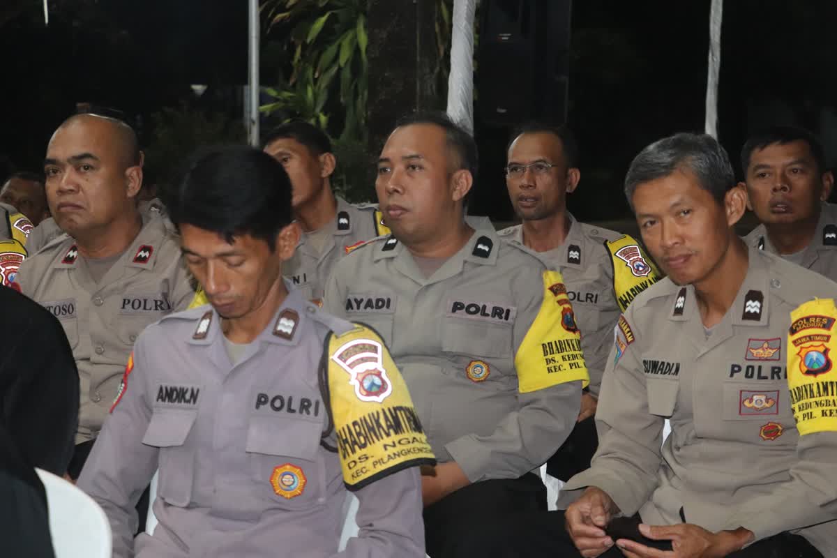 Foto: Bupati Madiun Hari Wuryanto dan Wakil Bupati Purnomo Hadi dalam Sarasehan Harmonisasi Kampung Pesilat di Kecamatan Pilangkenceng.