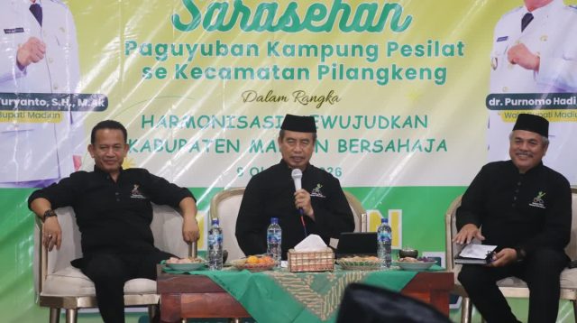 Foto: Bupati Madiun Hari Wuryanto dan Wakil Bupati Purnomo Hadi dalam Sarasehan Harmonisasi Kampung Pesilat di Kecamatan Pilangkenceng.