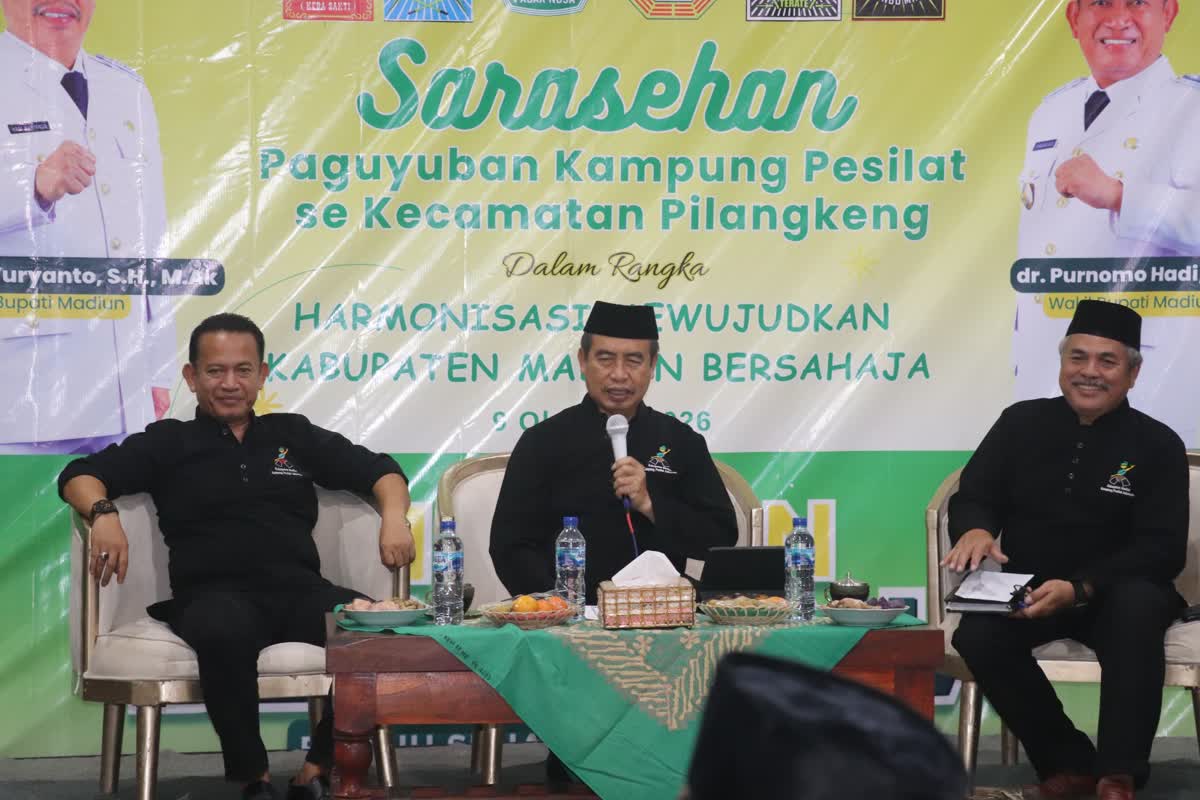 Foto: Bupati Madiun Hari Wuryanto dan Wakil Bupati Purnomo Hadi dalam Sarasehan Harmonisasi Kampung Pesilat di Kecamatan Pilangkenceng.