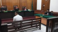 Foto: Sidang tuntutan perkara narkotika Safiul Amri di Surabaya dengan tuntutan 7 tahun 6 bulan penjara dan denda Rp400 juta. Foto: Sidang tuntutan perkara narkotika Safiul Amri di Surabaya dengan tuntutan 7 tahun 6 bulan penjara dan denda Rp400 juta.