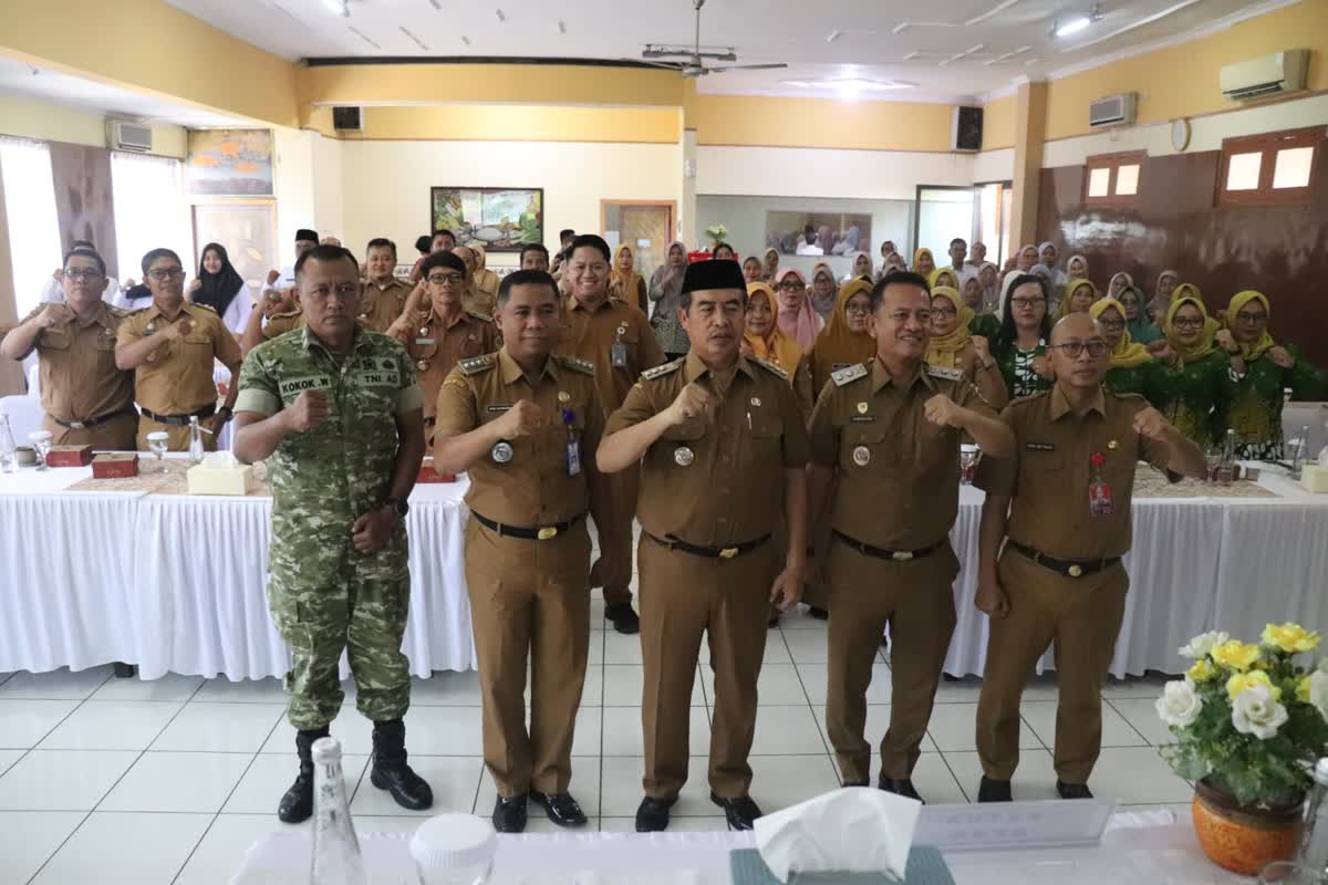 Foto; Bupati Madiun Hari Wuryanto dan Wakil Bupati Purnomo Hadi dalam sarasehan percepatan penurunan stunting di Kecamatan Saradan, Kabupaten Madiun, 19 Oktober 2026.