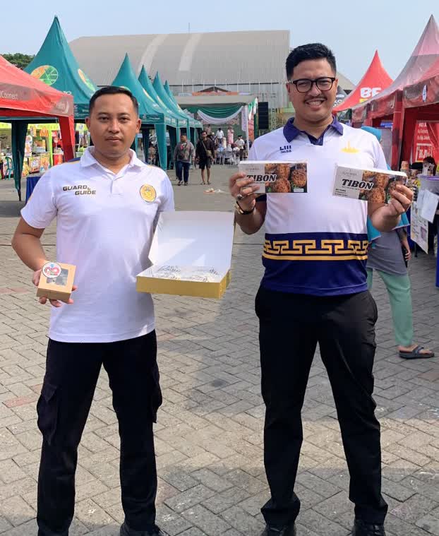 Foto: Produk makanan hasil karya Warga Binaan Rutan Kelas I Surabaya dipasarkan dalam Bazar UMKM Semarak Hari Santri 2026 di GOR Sidoarjo.