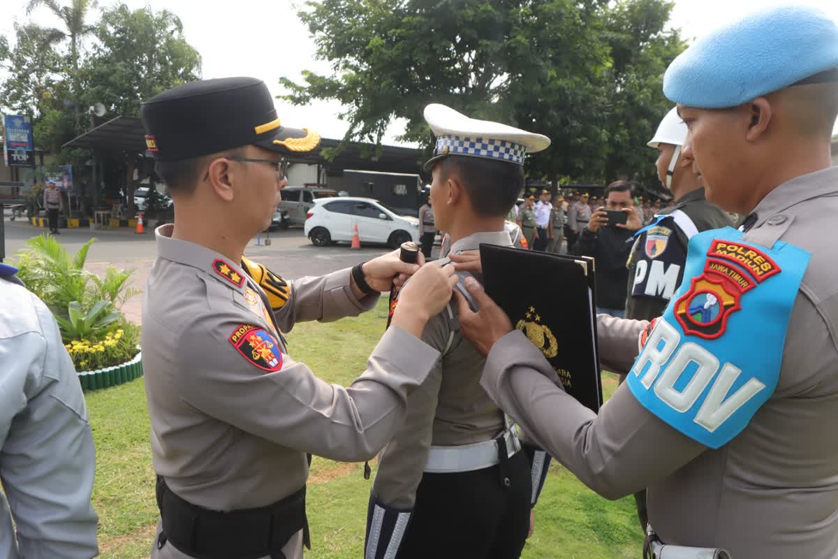 Foto: Apel Gelar Pasukan Operasi Patuh Semeru 2026 di Mapolres Madiun bersama Kapolres Madiun AKBP Ridwan Maliki.