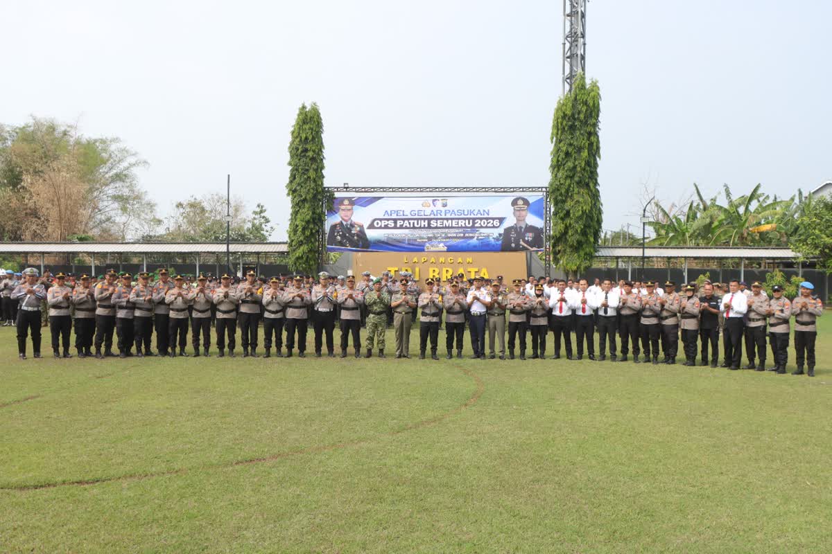 Foto: Apel Gelar Pasukan Operasi Patuh Semeru 2026 di Mapolres Madiun bersama Kapolres Madiun AKBP Ridwan Maliki.