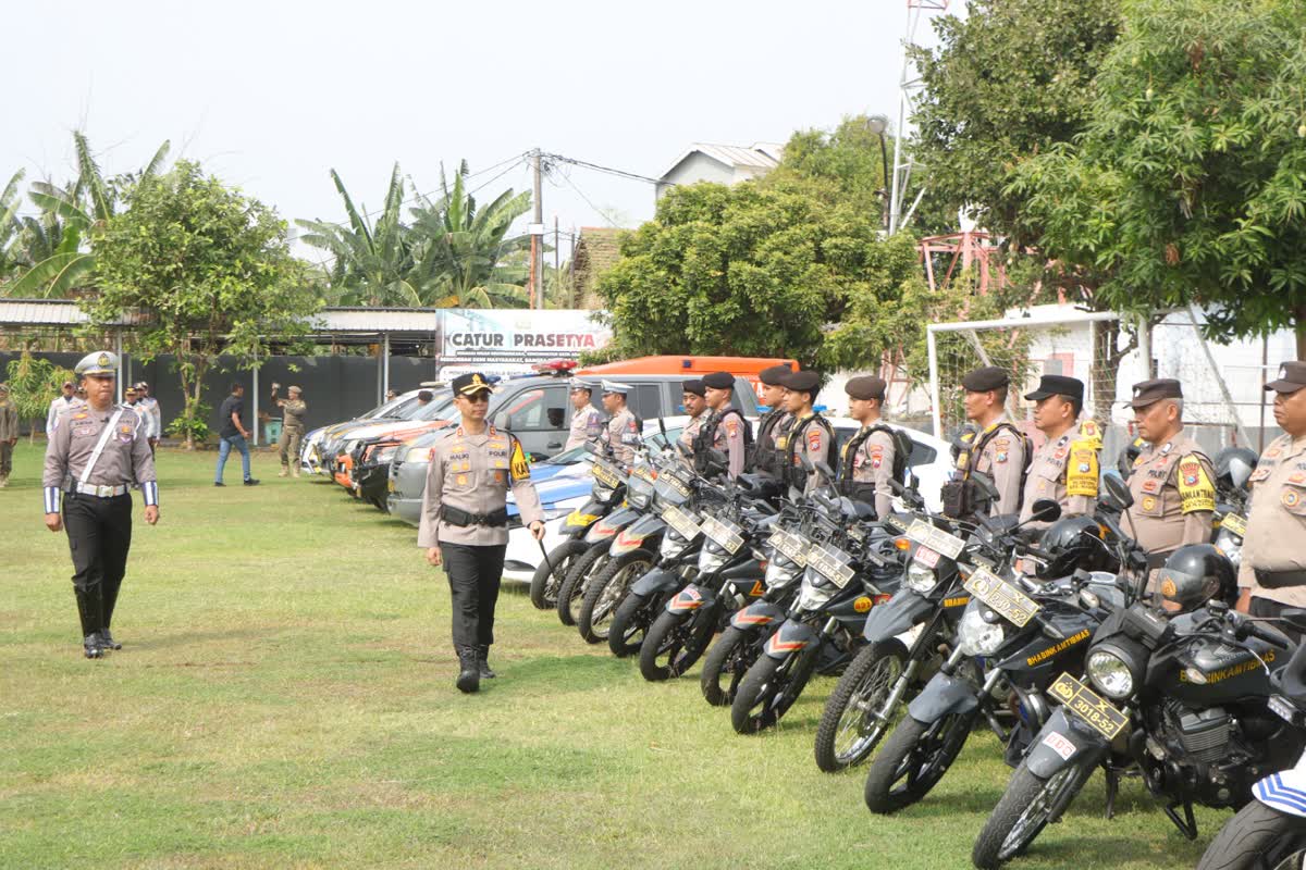 Foto: Apel Gelar Pasukan Operasi Patuh Semeru 2026 di Mapolres Madiun bersama Kapolres Madiun AKBP Ridwan Maliki.
